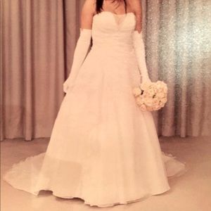 Strapless Sweetheart Wedding Dress